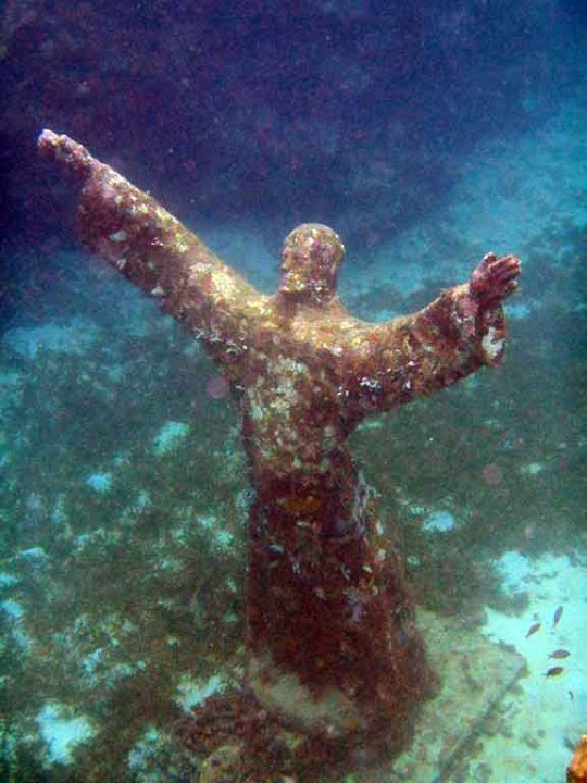 Undersea Attractions: Underwater Sculpture Parks in Grenada and Mexico ...